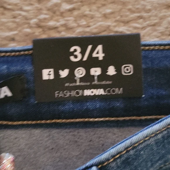 Distressed Jeans Size 3/4 - Picture 5 of 5